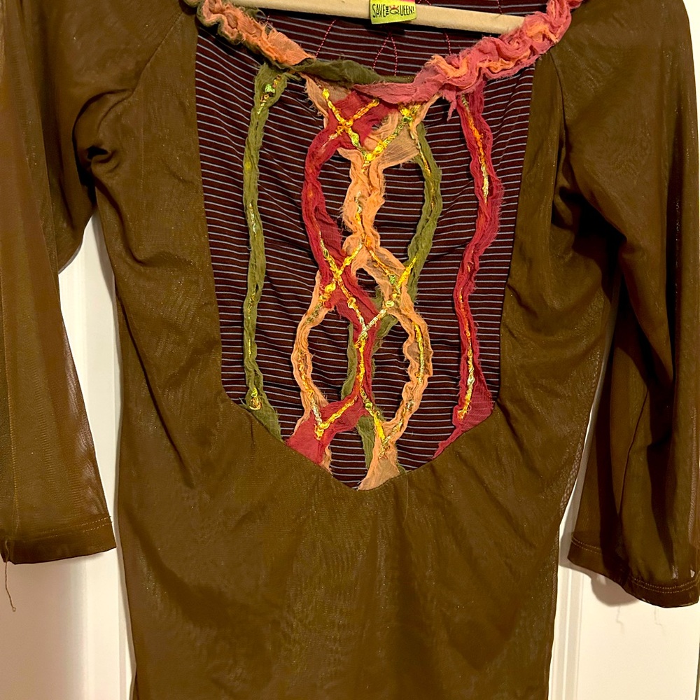 Save the Queen, size XL (fits like a small).